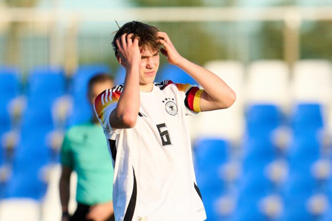 Kennet Eichhorn im Trikot der deutschen U16-Nationalmannschaft gegen Portugal