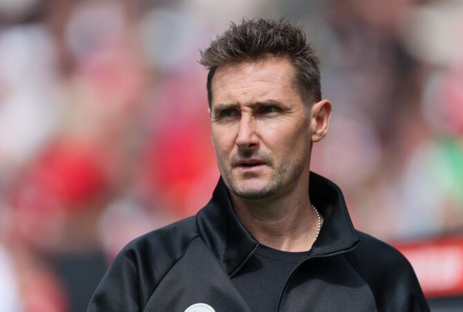 Miroslav Klose als Trainer des 1. FC Nürnberg beim Zweitligaspiel bei Hannover 96