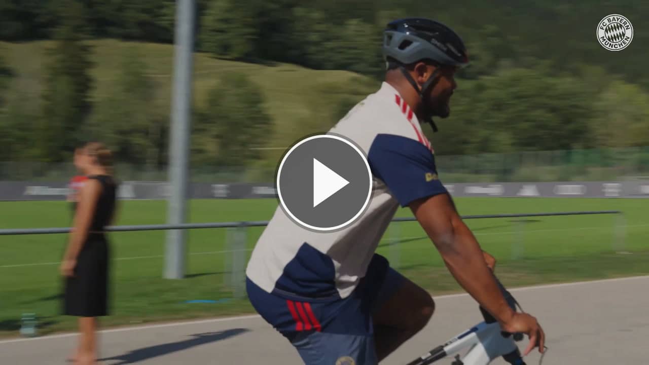 Fußball Videos Vincent Kompany hautnah: FC Bayern siegt 15:0