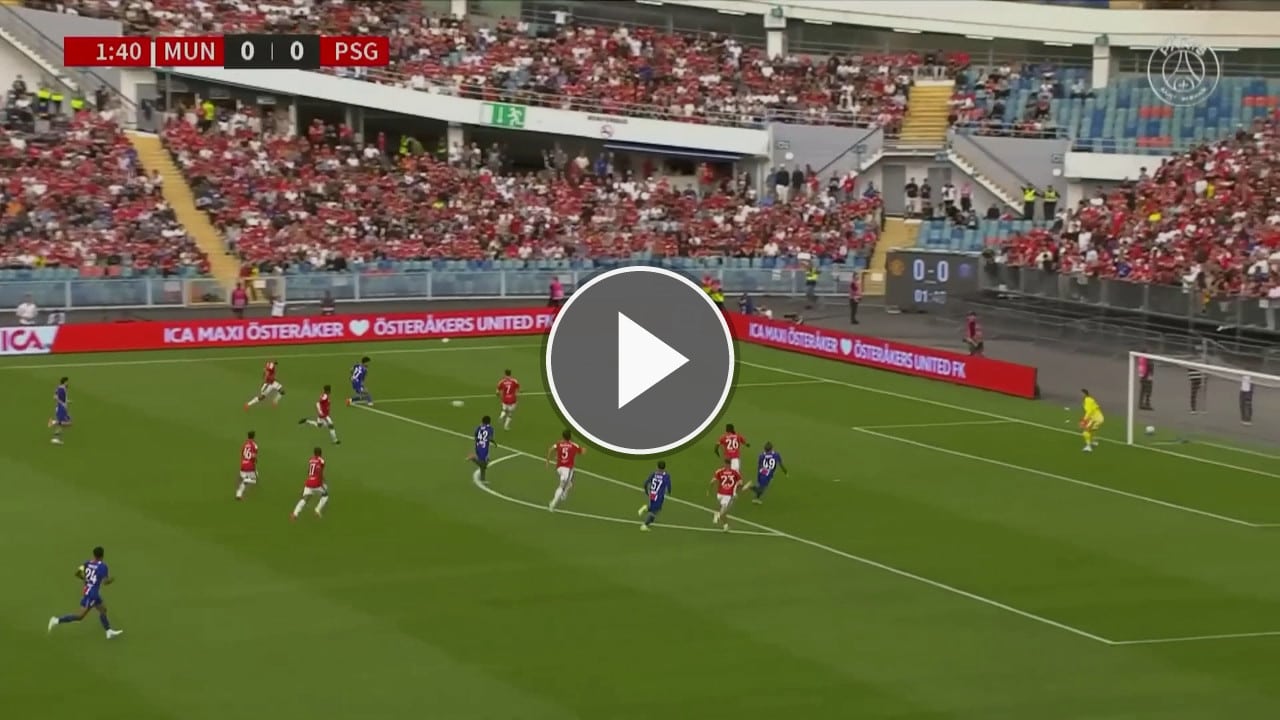 Fußball Videos Mbaye trifft früh: PSG und Man United trennen sich 1:1