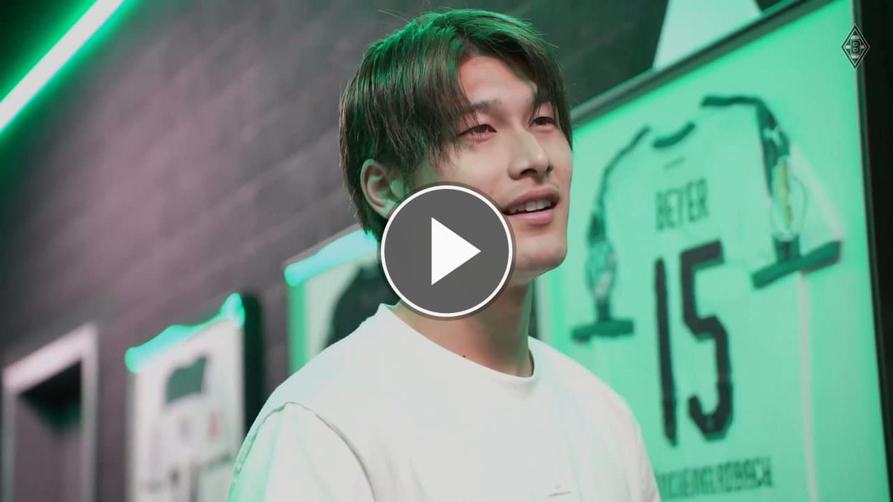 Fußball Videos Daiki Hashiokas erster Tag bei Borussia Mönchengladbach