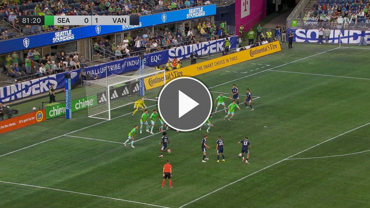 Fußball Videos Müllers frecher Freistoß-Trick bringt Vancouver in Führung