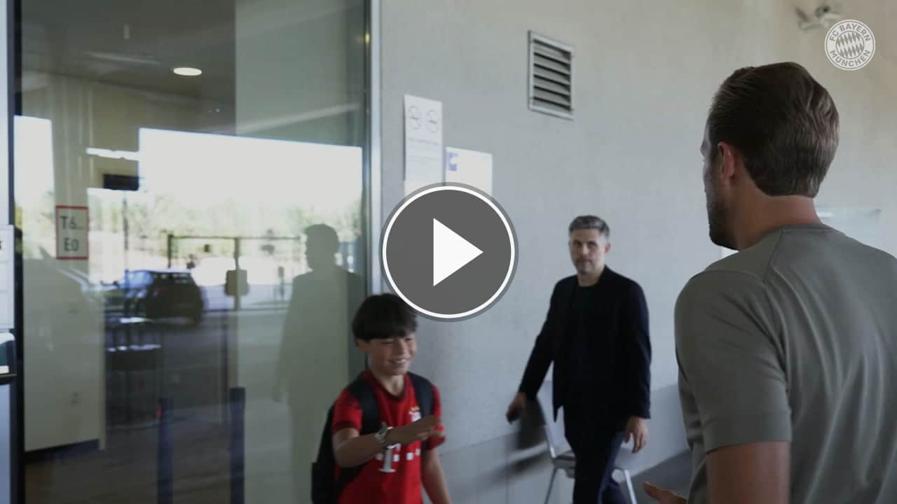Fußball Videos Harry Kane: Hinter den Kulissen der Goldener-Schuh-Gala