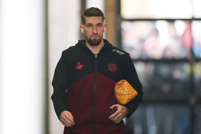 SINSHEIM, DEUTSCHLAND - 17. Januar 2026: Robert Andrich von Bayer 04 Leverkusen kommt vor dem Bundesliga-Spiel gegen die TSG Hoffenheim an der PreZero-Arena an. (Foto: Alex Grimm/Getty Images)