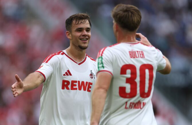 Thijs Dallinga und Marius Bülter vom 1. FC Köln im Bundesliga-Spiel gegen die TSG Hoffenheim am 29. August 2026 im Kölner RheinEnergieStadion. (Lars Baron / Getty Images Europe via Getty Images)