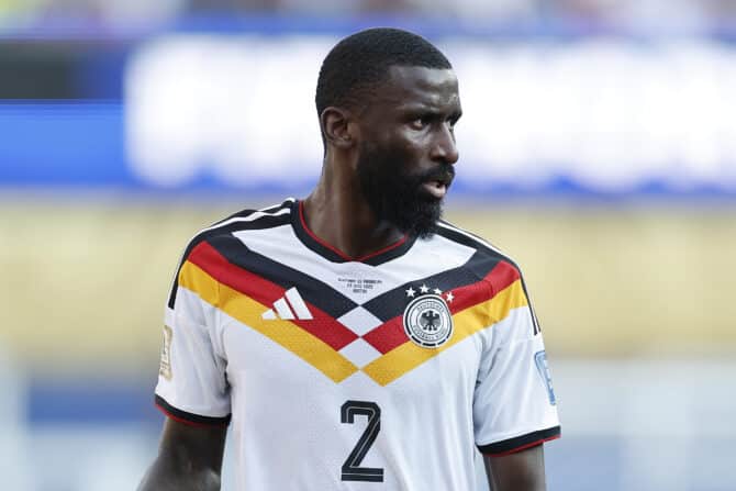 Antonio Rüdiger mit der Rückennummer 2 im Deutschland-Trikot während des WM-Spiels gegen Paraguay
