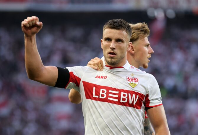 Ermedin Demirović ballt am 9. September 2026 in der Stuttgart Arena die Faust und bejubelt seinen Treffer zum 2:1. Der Angreifer des VfB Stuttgart erzielte am ersten Spieltag der Ligaphase in der Champions League 2026/27 gegen Viking FK alle drei Tore seiner Mannschaft. Alex Grimm / Getty Images Europe via Getty Images
