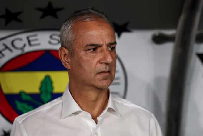 Ismail Kartal, Trainer von Fenerbahçe, während des Süper-Lig-Spiels gegen Beşiktaş