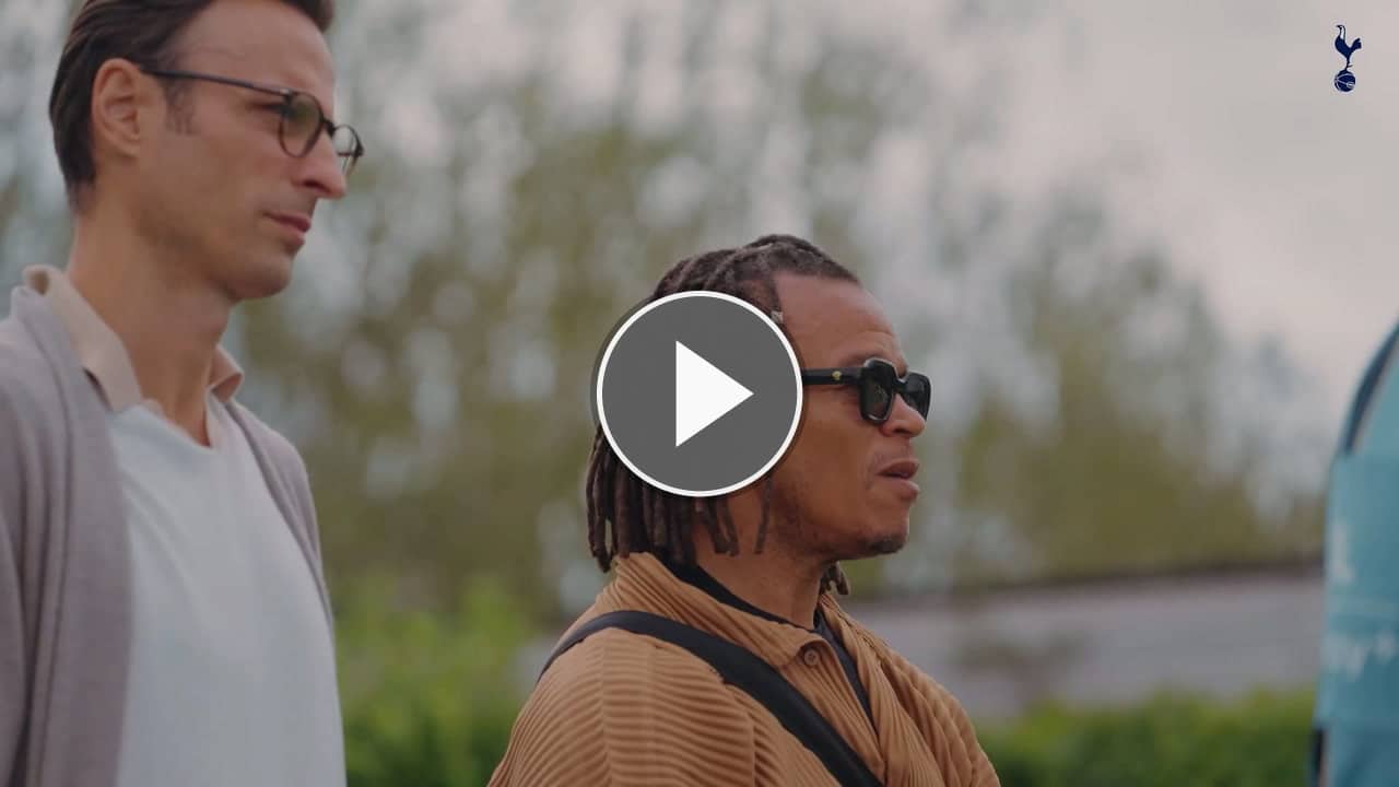 Fußball Videos Berbatov und Davids besuchen Tottenham vor Forest-Spiel