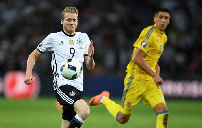 Andre Schürrle im EM 2016-Vorrundenspiel gegen die Ukraine in Lille am 12.Juni 2016. / AFP PHOTO / PATRIK STOLLARZ