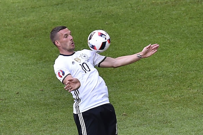 Lukas Podolski beim EM-Achtelfinale gegen die Slowakei im Pierre-Mauroy stadium in Villeneuve-d'Ascq am 26.Juni 2016. / AFP PHOTO / DENIS CHARLET